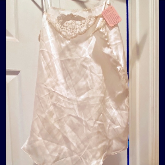 Women’s Camisole - Picture 2 of 4